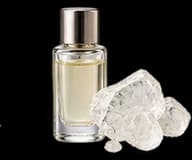 Fragrance crystals representing the Iso E Super accord